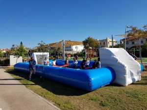 מתנפח כדורגל אנושי